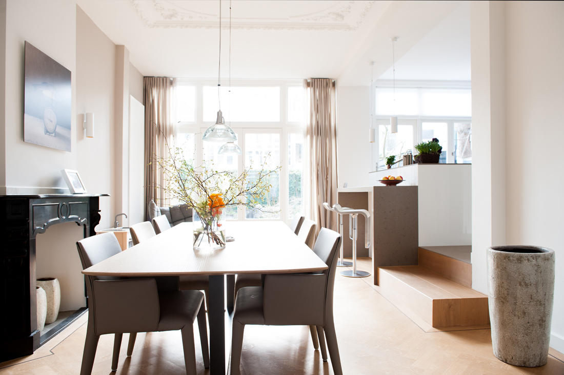 GERENOVEERD HERENHUIS TE DEN HAAG OPGELEVERD